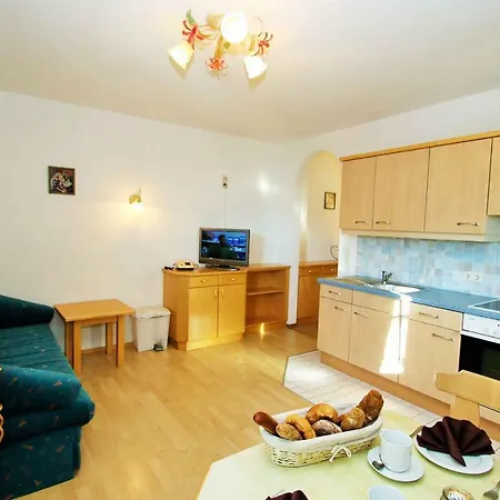 アパート Hetzenbichl